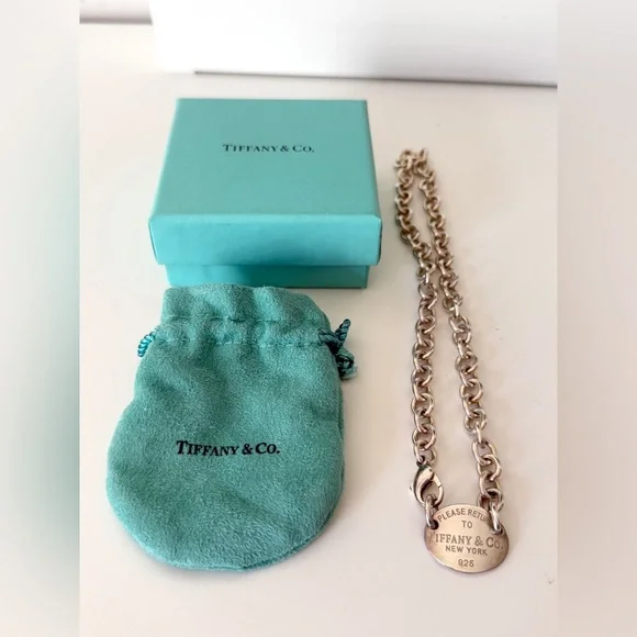 TIFFANY & Co. Return to Tiffany Oval Tag Sterling Silver Necklace 15''L - Picture 2 of 6